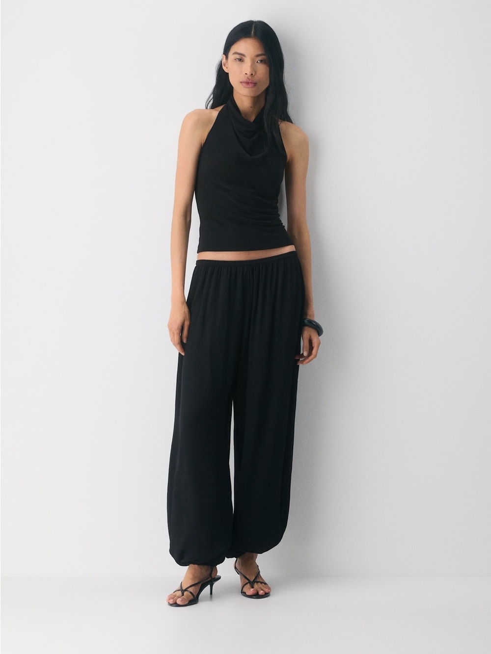 NWT Aritzia Wilfred Smooth Matter Tower Halter Top